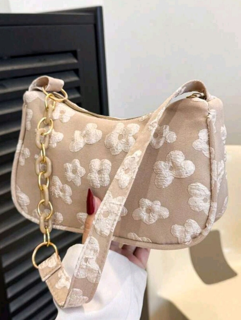 BRAND NEW ** Beige Floral Embroidered Shoulder Bag - Elegant Everyday Carry
